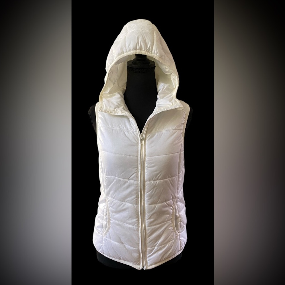 Baccini: White Polar Bear Vest